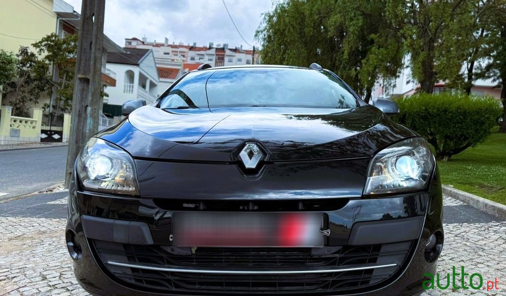 2010' Renault Megane Break photo #4