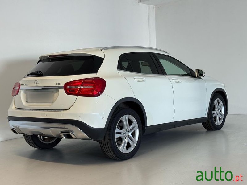 2015' Mercedes-Benz Classe Gla photo #3