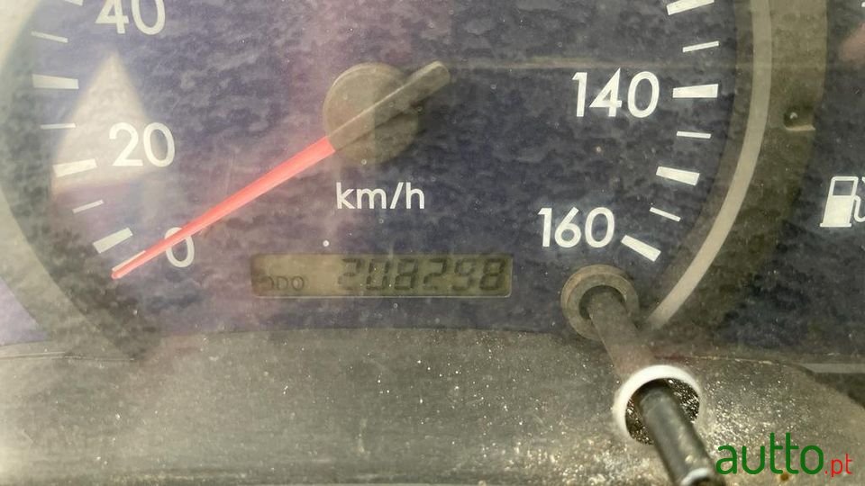 2006' Mitsubishi Canter photo #3