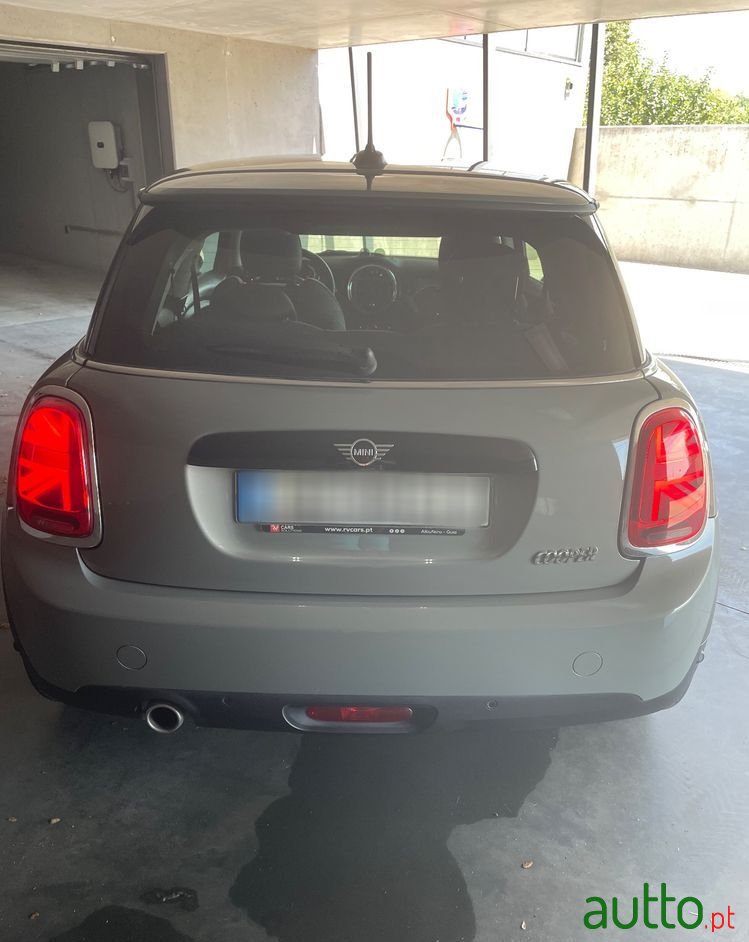 2021' MINI Cooper 3 Portas photo #3