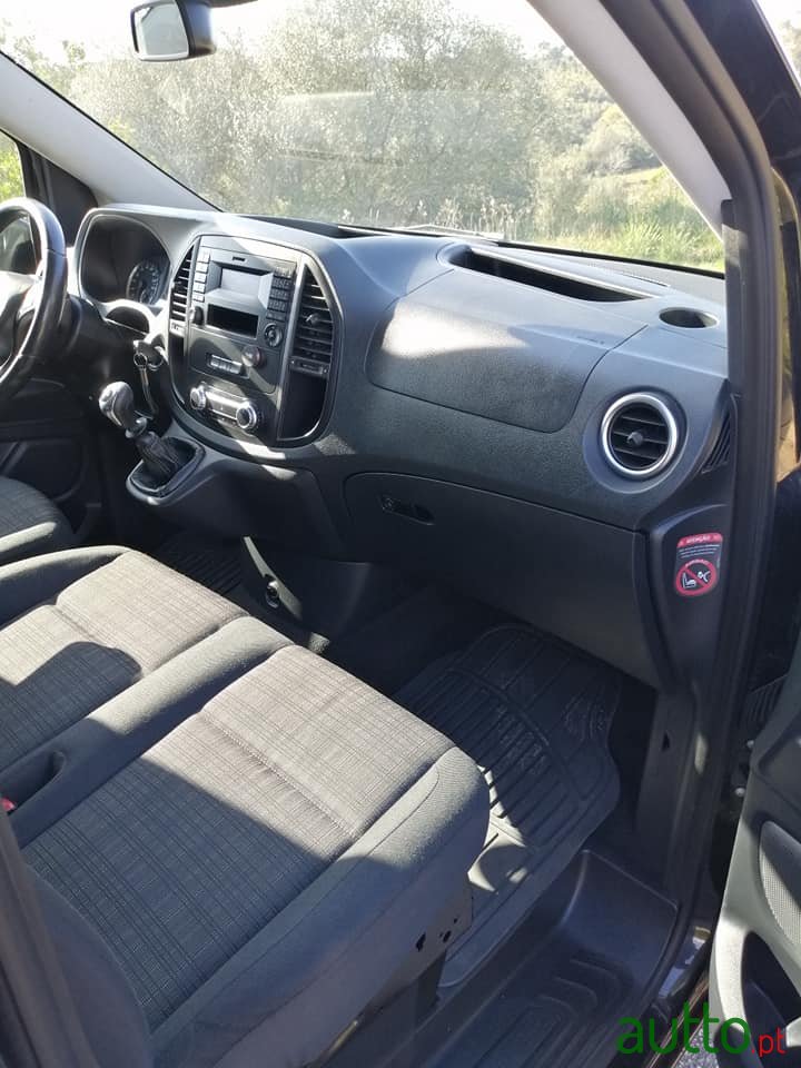 2011' Mercedes-Benz 380 photo #6