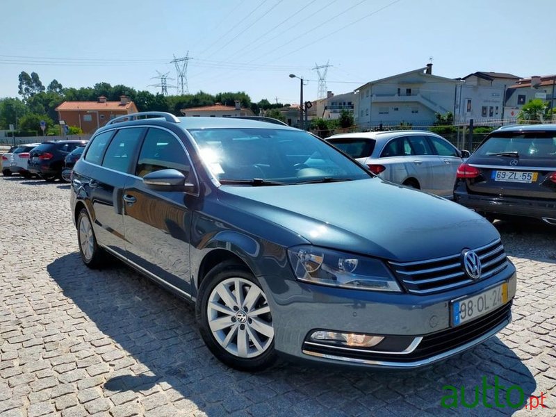 2014' Volkswagen Passat Variant photo #3