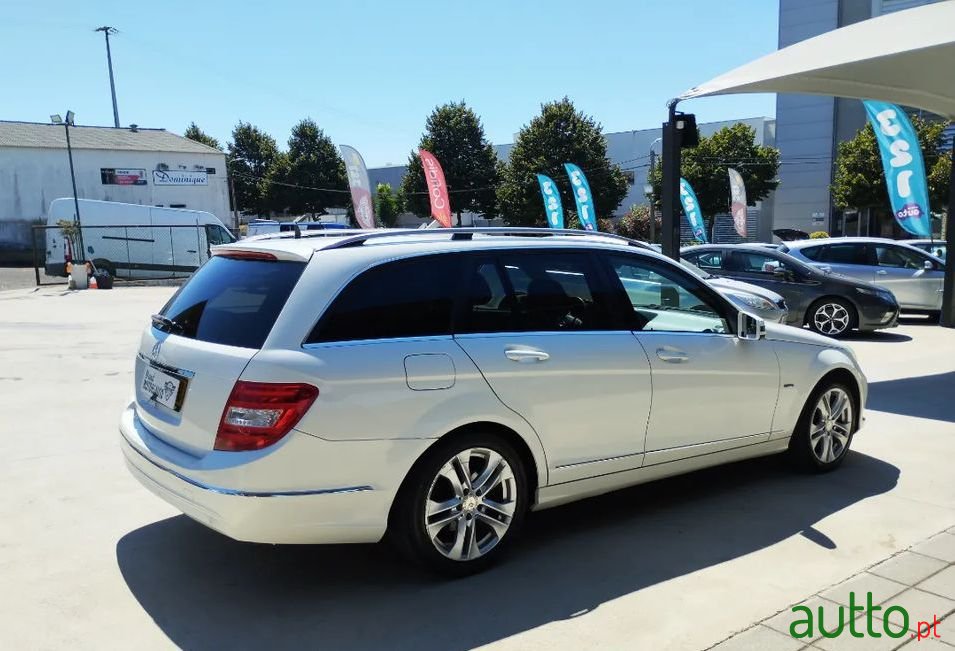 2012' Mercedes-Benz C-200 photo #6