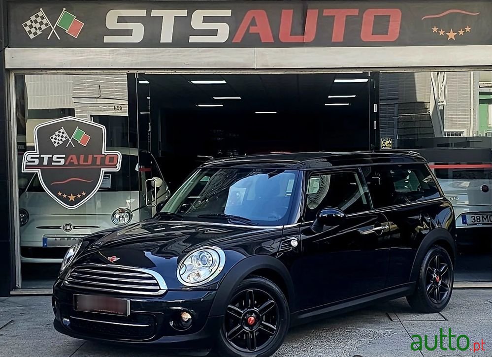 2011' MINI Clubman Cooper D photo #1