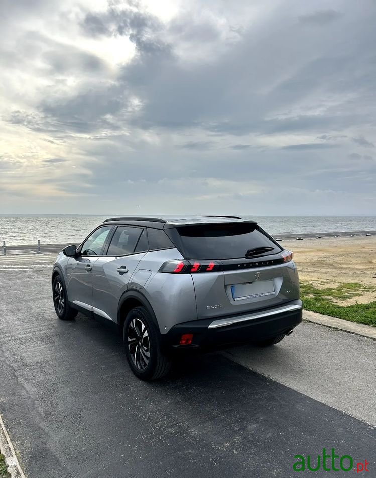2021' Peugeot 2008 1.5 Bluehdi Gt photo #5