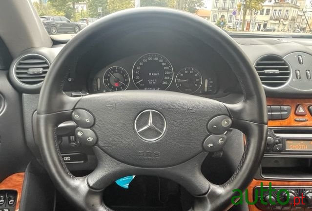 2005' Mercedes-Benz Clk-200 photo #5