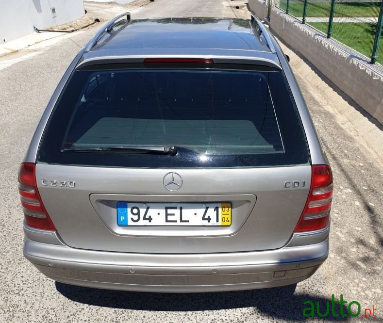 2003' Mercedes-Benz C-220 photo #4