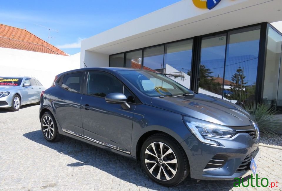 2020' Renault Clio photo #2