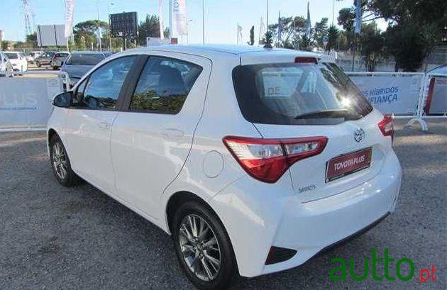 2017' Toyota Yaris photo #1