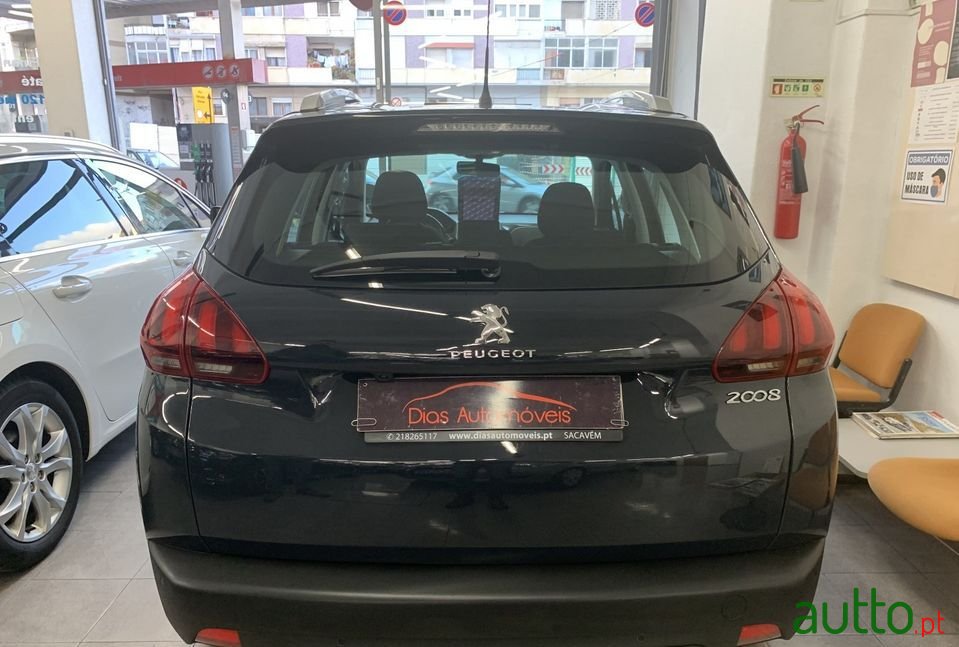 2016' Peugeot 2008 photo #6