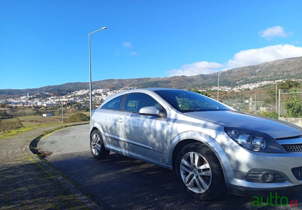 2008' Opel Astra Gtc 1.7 Cdti photo #1