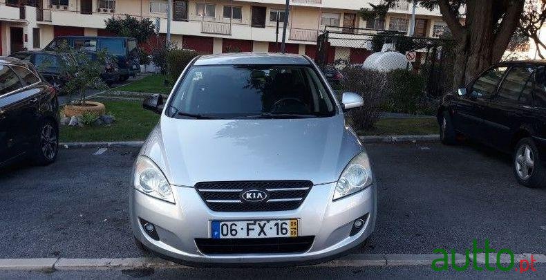 2008' Kia Ceed Crdi photo #2