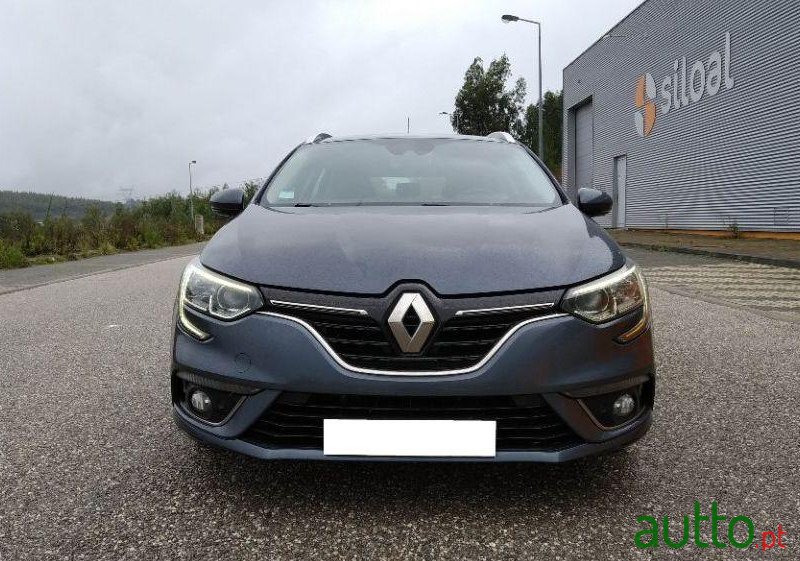 2016' Renault Megane Sport Tourer photo #1