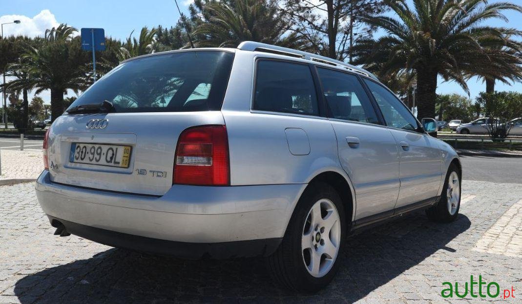 2000' Audi A4 Avant photo #2