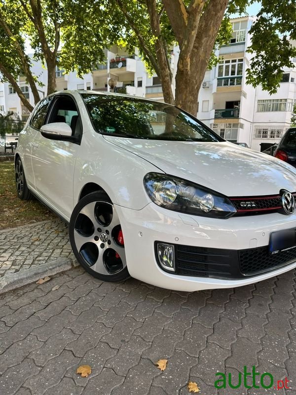 2011' Volkswagen Golf photo #4