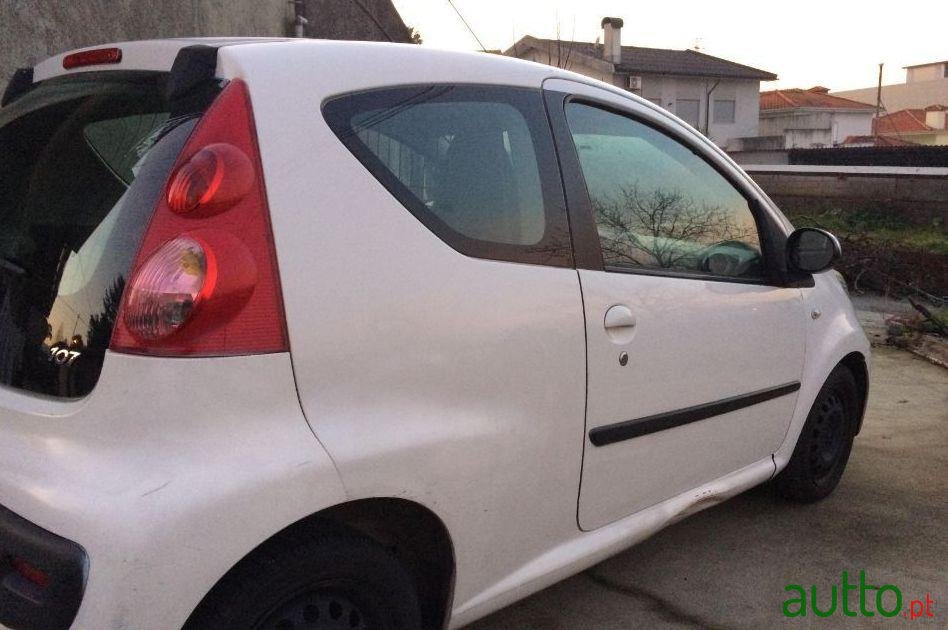 2007' Peugeot 107 photo #2