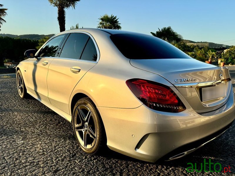 2020' Mercedes-Benz C 300 De Amg Line photo #3