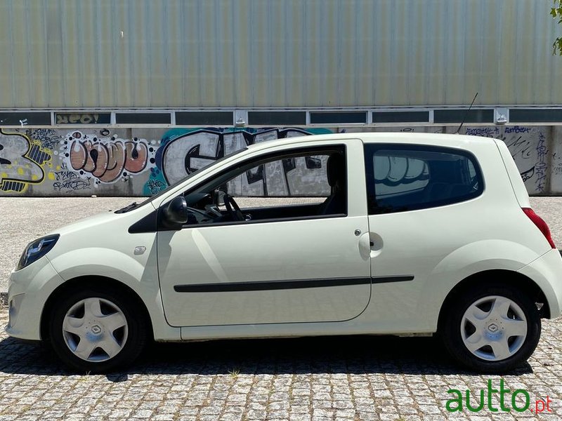 2011' Renault Twingo photo #5