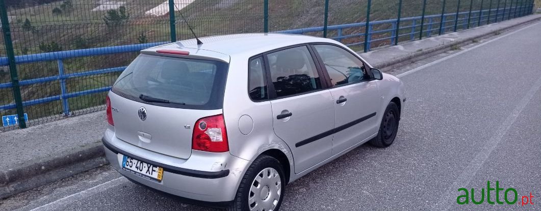 2004' Volkswagen Polo photo #2