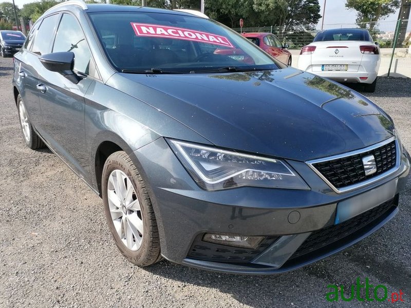 2019' SEAT Leon St photo #2