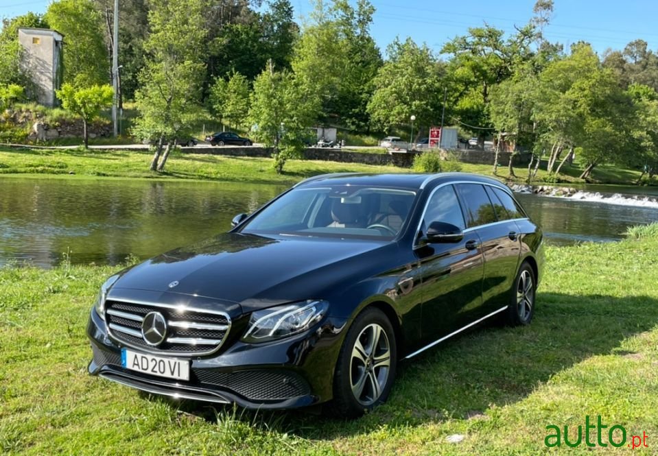 2019' Mercedes-Benz E-220 photo #2