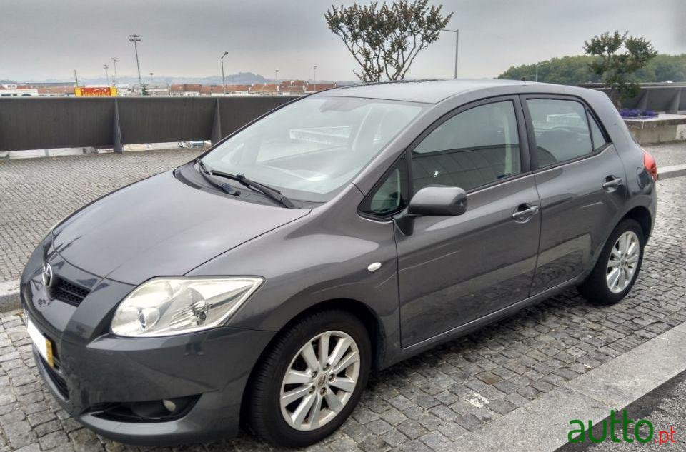 2008' Toyota Auris photo #1