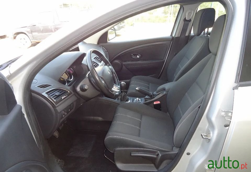 2014' Renault Megane photo #6