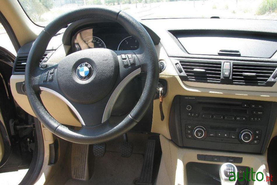 2010' BMW X1 photo #2