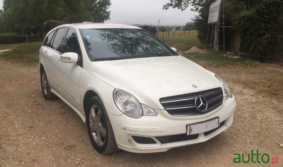 2006' Mercedes-Benz R-320 6 Lugares photo #1