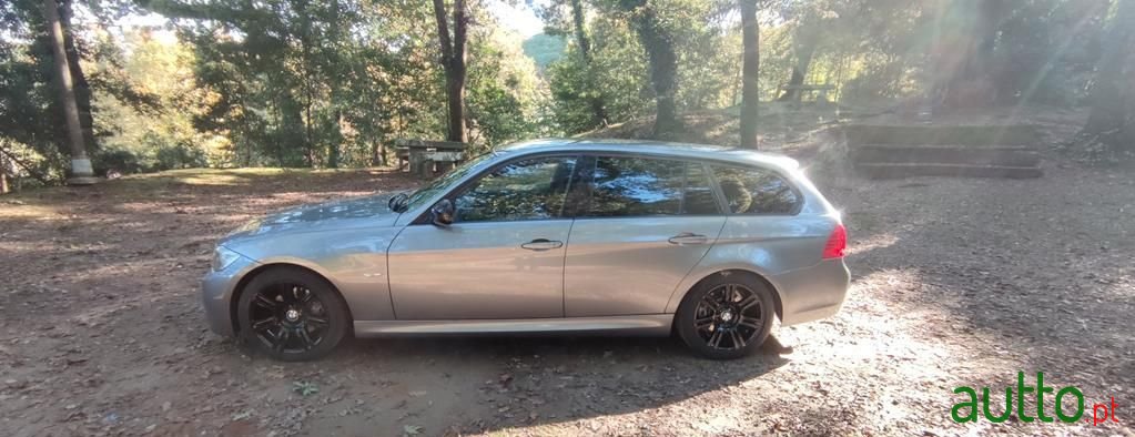 2009' BMW 320 photo #4