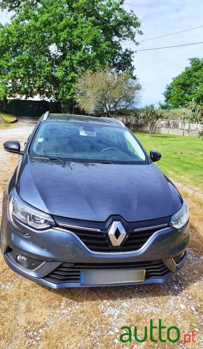 2018' Renault Megane Sport Tourer photo #3