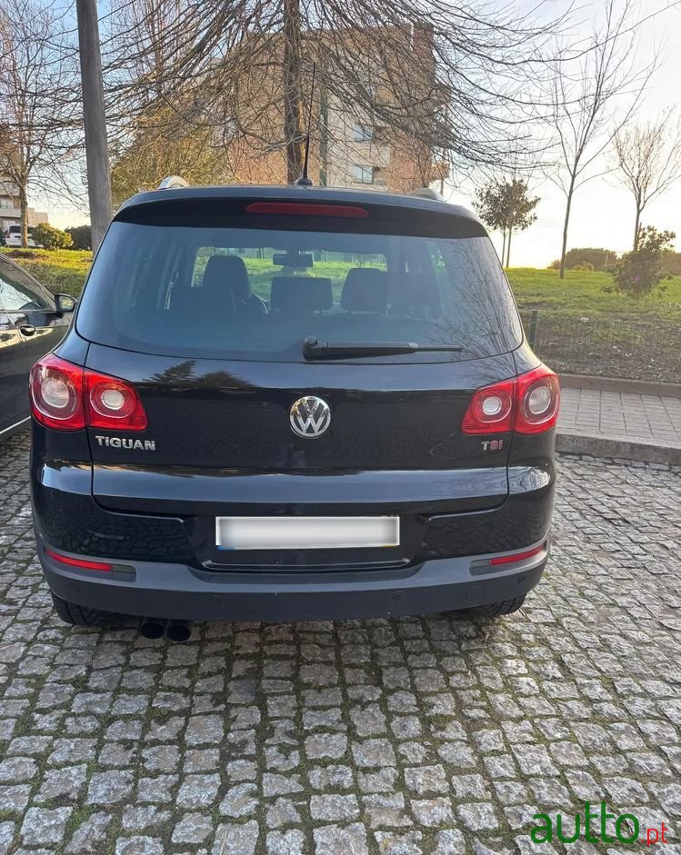 2008' Volkswagen Tiguan photo #1
