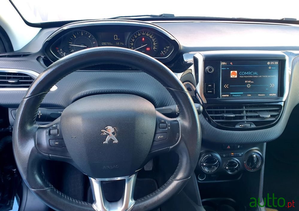2018' Peugeot 208 photo #4