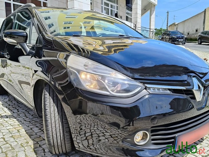 2015' Renault Clio Sport Tourer photo #2