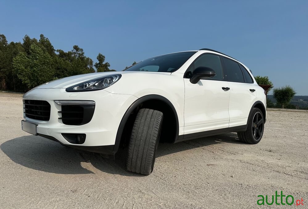 2016' Porsche Cayenne photo #5