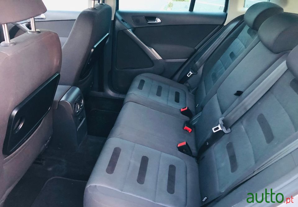 2008' Volkswagen Tiguan photo #6