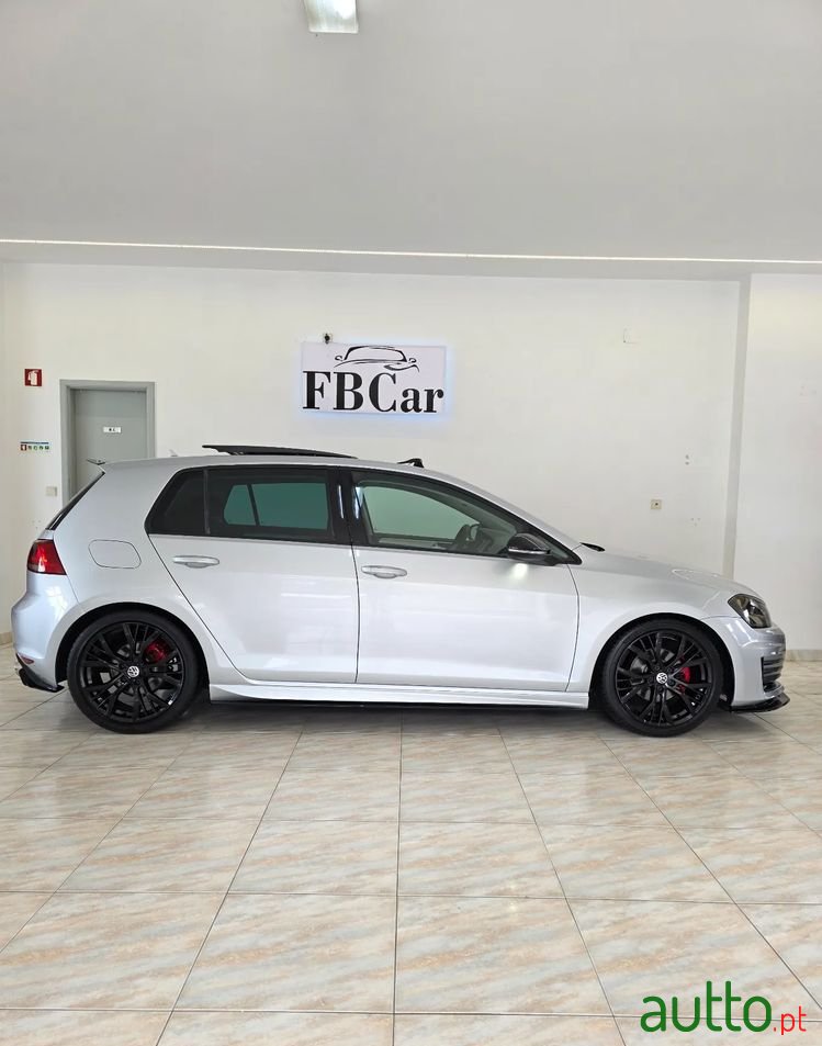 2014' Volkswagen Golf 1.6 Bluetdi Cup photo #4