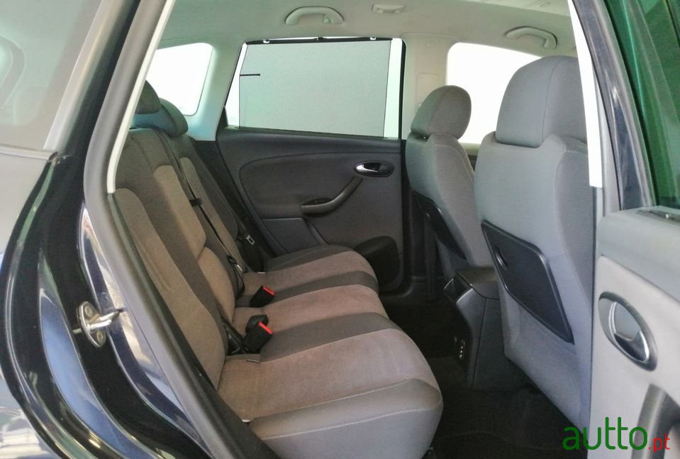 2010' SEAT Altea photo #4