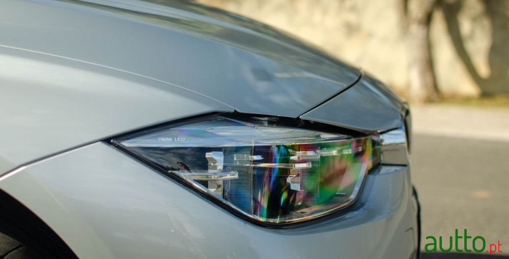 2018' BMW 316 D Touring Advantage photo #5