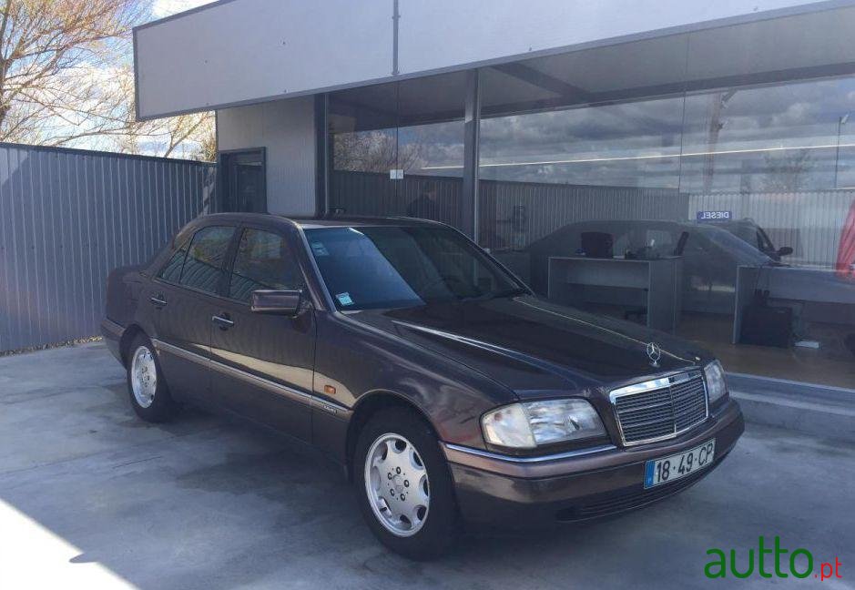 1993' Mercedes-Benz C-180 Elegance photo #2