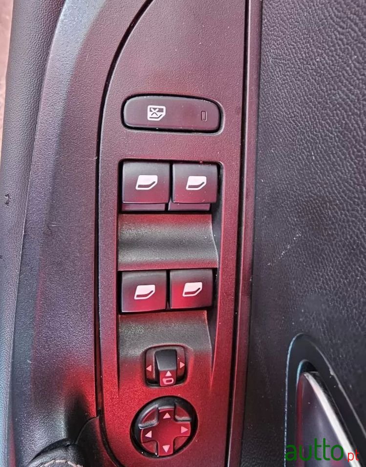 2023' Peugeot e-2008 50 Kwh Gt Pack photo #6