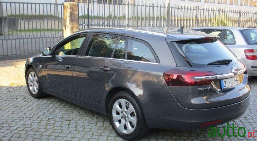 2014' Opel Insignia Sports Tourer photo #3