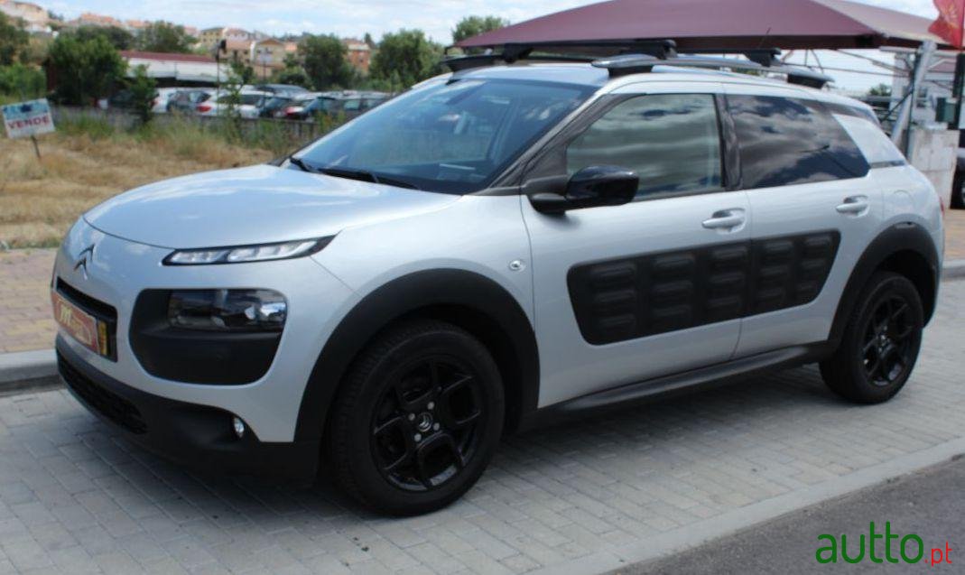 2016' Citroen C4 Cactus photo #2