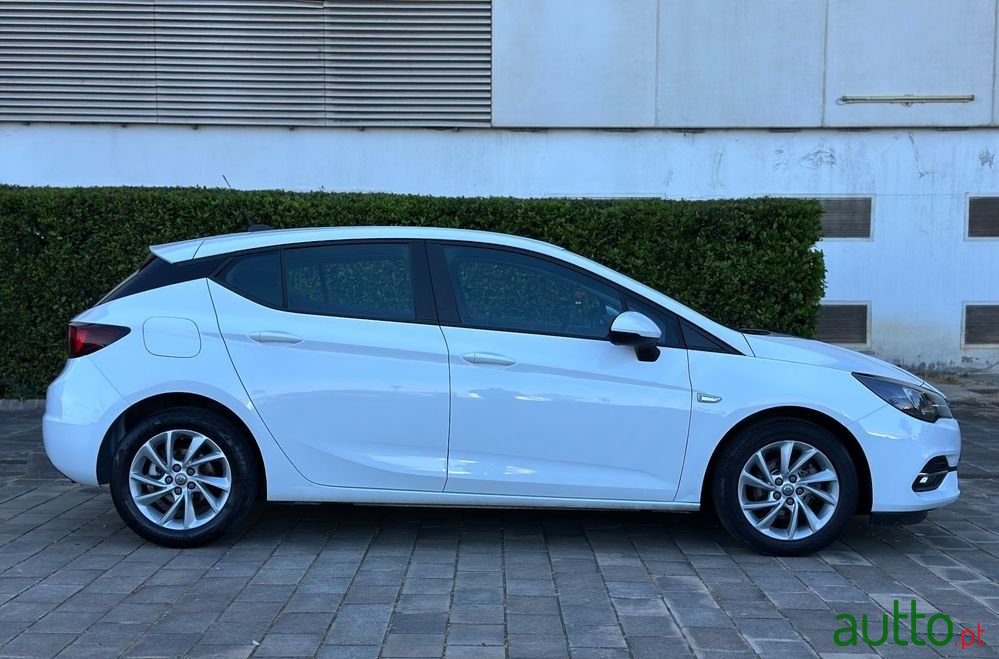 2020' Opel Astra photo #4