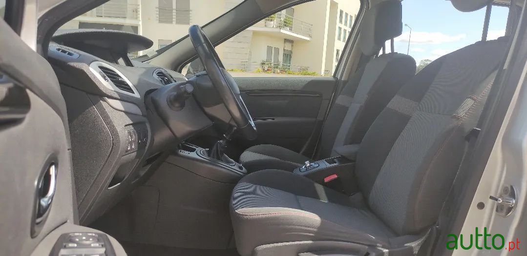 2014' Renault Grand Scenic photo #5