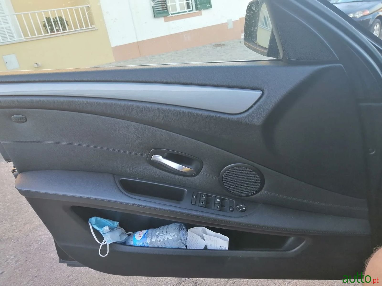 2009' BMW 520 photo #6