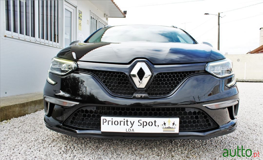 2017' Renault Megane Sport Tourer photo #2