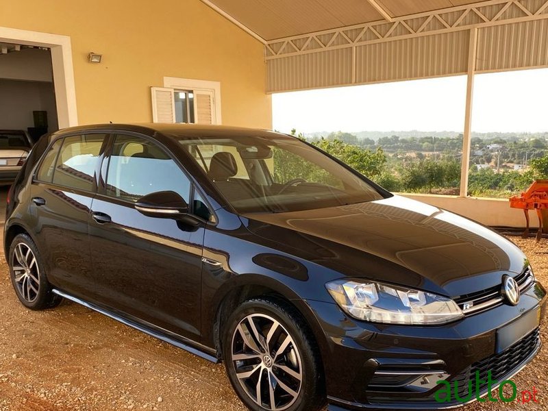 2017' Volkswagen Golf 1.6 Tdi R-Line photo #1