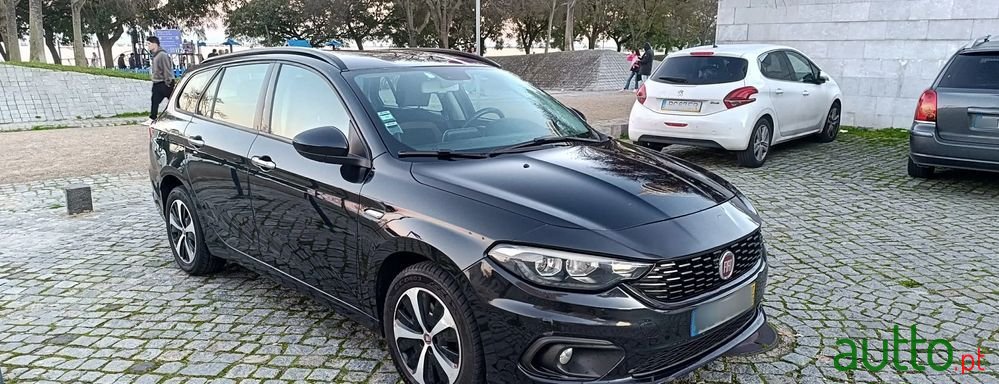 2017' Fiat Tipo Station Wagon photo #3