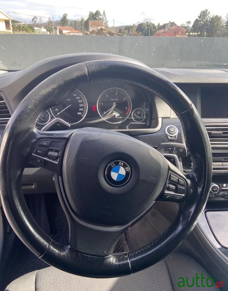 2010' BMW 520 photo #6